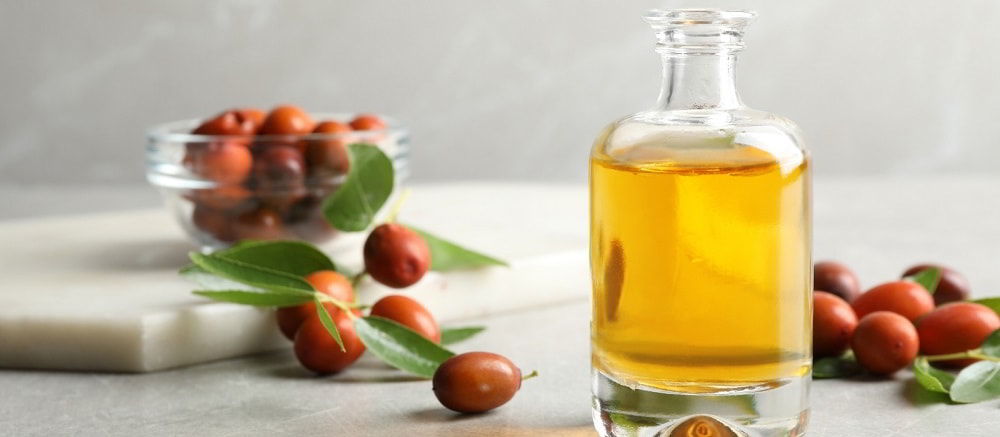 روغن جوجوبا برای تنظیم چربی پوست سر