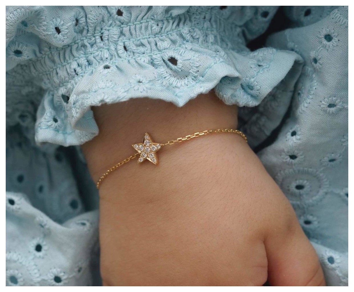 دستبند طلا برای نوزادان: زیبایی و ایمنی در یک محصول