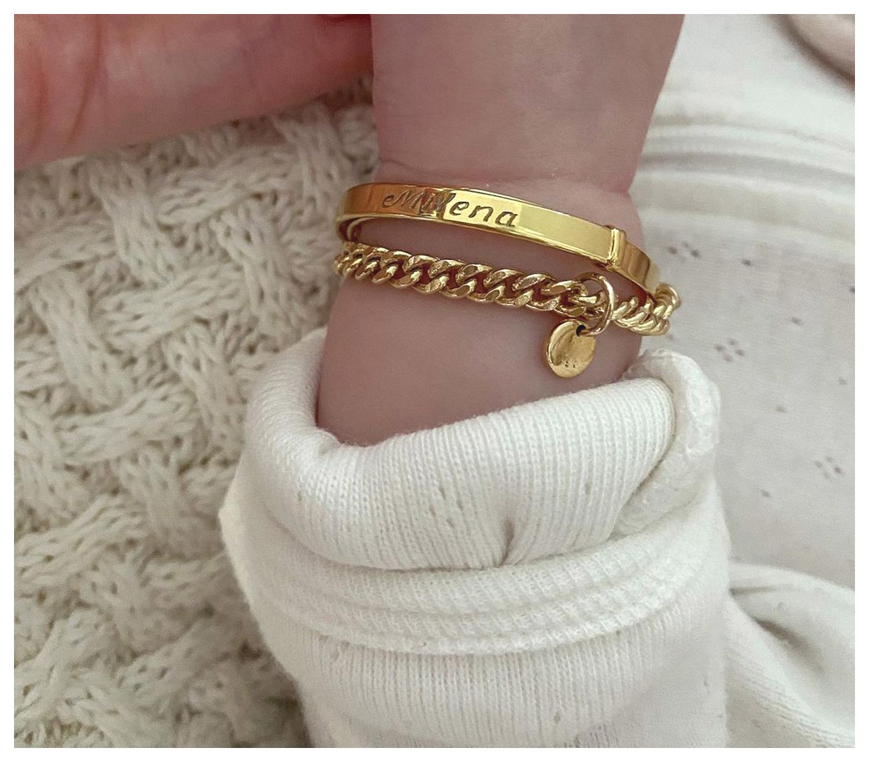 دستبند طلا برای نوزادان: زیبایی و ایمنی در یک محصول