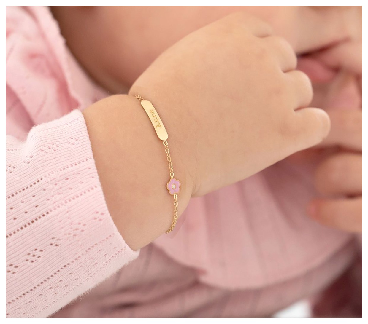 دستبند طلا برای نوزادان: زیبایی و ایمنی در یک محصول