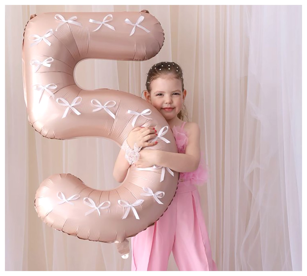 ایده‌های جذاب برای عکس‌برداری تولد | حرکات و ژست‌های خاص