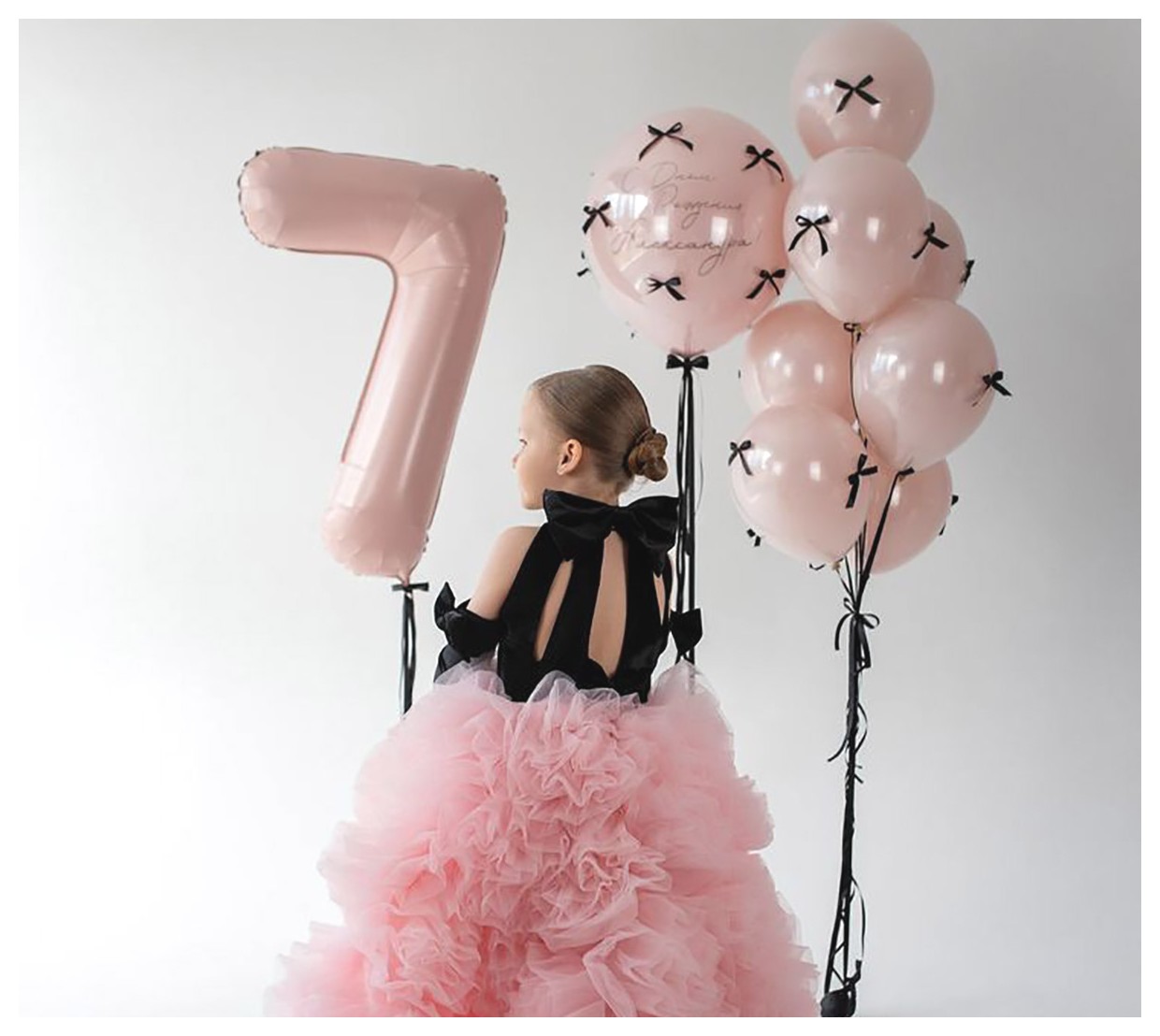 ایده‌های جذاب برای عکس‌برداری تولد | حرکات و ژست‌های خاص