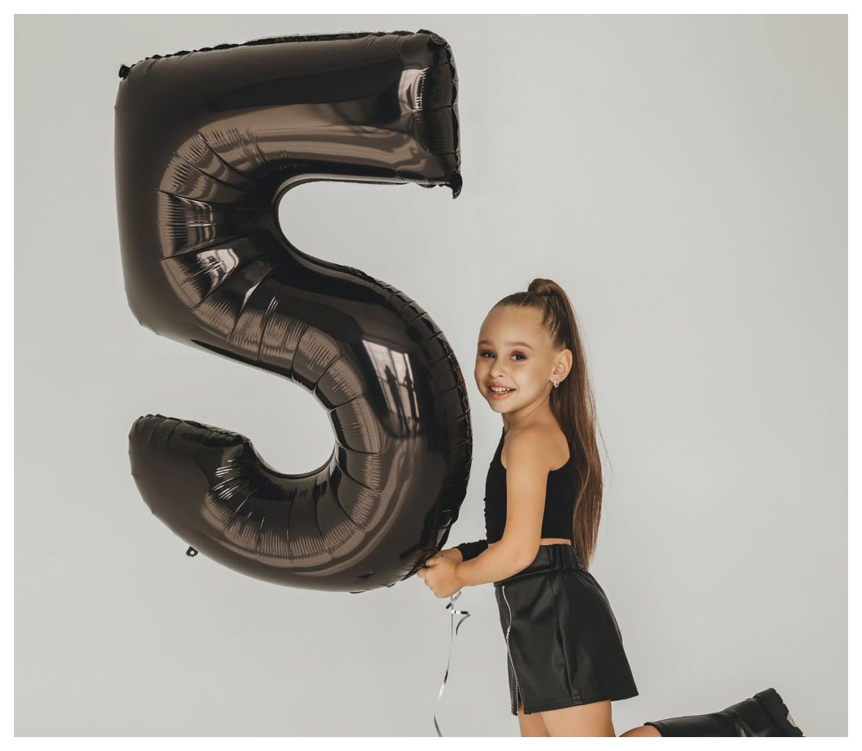 ایده‌های جذاب برای عکس‌برداری تولد | حرکات و ژست‌های خاص