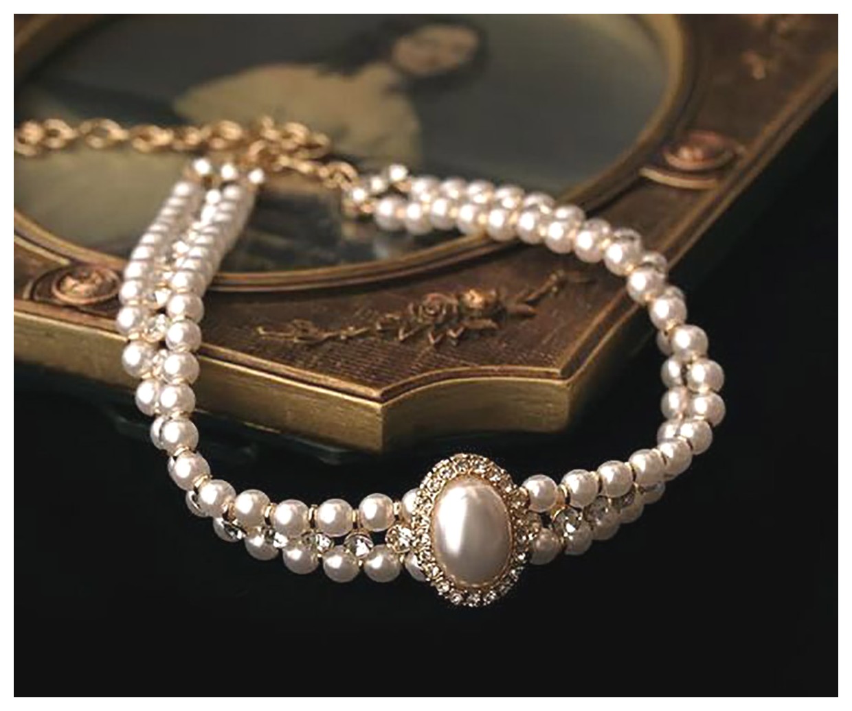 گردنبند مرواریدی شیک: زیورآلاتی که هر خانمی باید داشته باشد