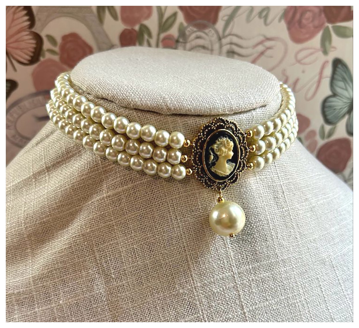 گردنبند مرواریدی شیک: زیورآلاتی که هر خانمی باید داشته باشد