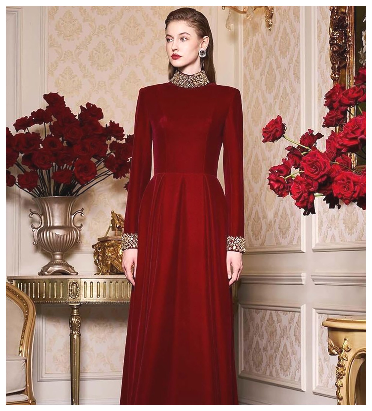 مدل‌های شیک و جذاب لباس شب زنانه برای درخشش در مهمانی‌ها