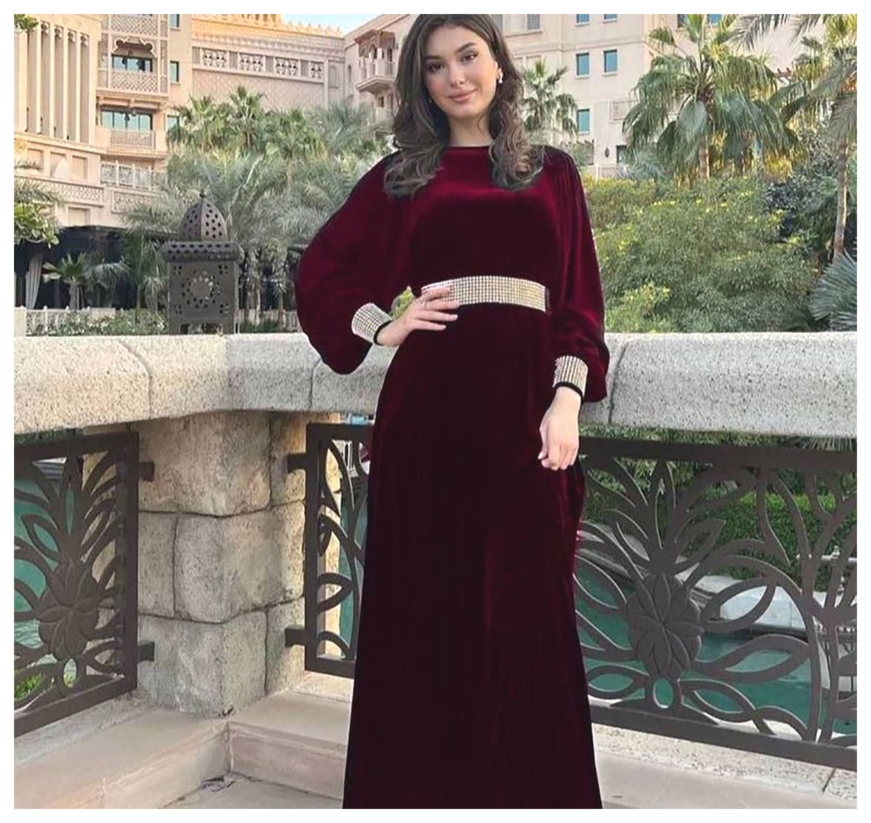 مدل‌های شیک و جذاب لباس شب زنانه برای درخشش در مهمانی‌ها