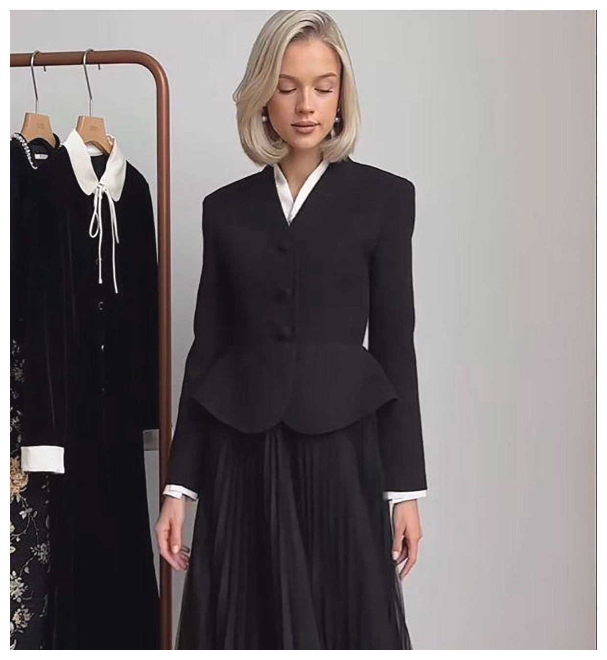 مدلهای شیک و جذاب دامن و کت زنانه برای استایلهای مختلف