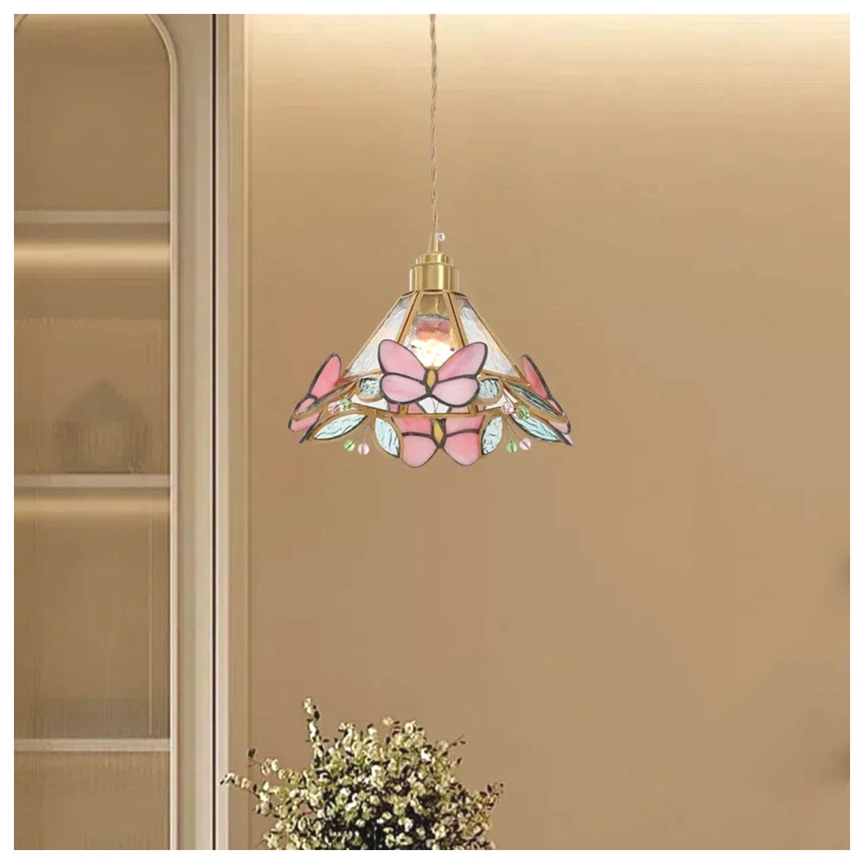 چراغ آویز دکوری رنگارنگ: زیبایی و جذابیت در هر فضا