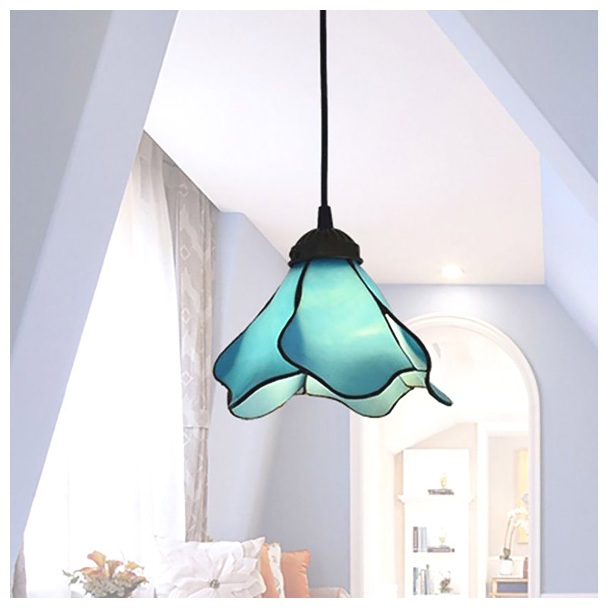 چراغ آویز دکوری رنگارنگ: زیبایی و جذابیت در هر فضا