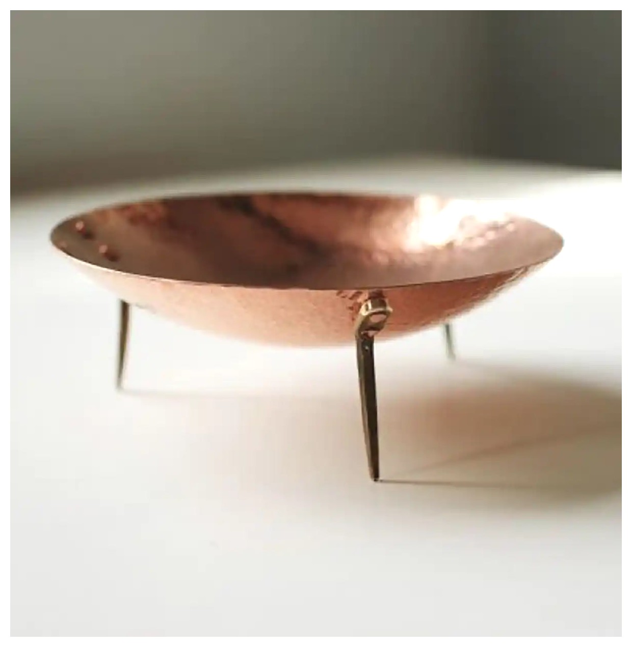 طراحی ظرف مسی: ایده‌هایی خلاقانه و زیبا برای دکوراسیون منزل