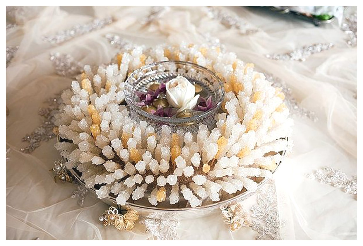 آموزش تهیه آبنبات سنگی تزئین شده: یک دسر خوشمزه و جذاب