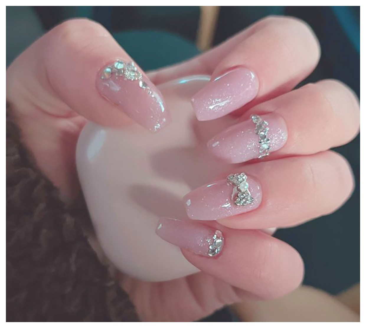 راهنمای کامل مانیکور کره‌ای: زیبایی و ظرافت در دستان شما