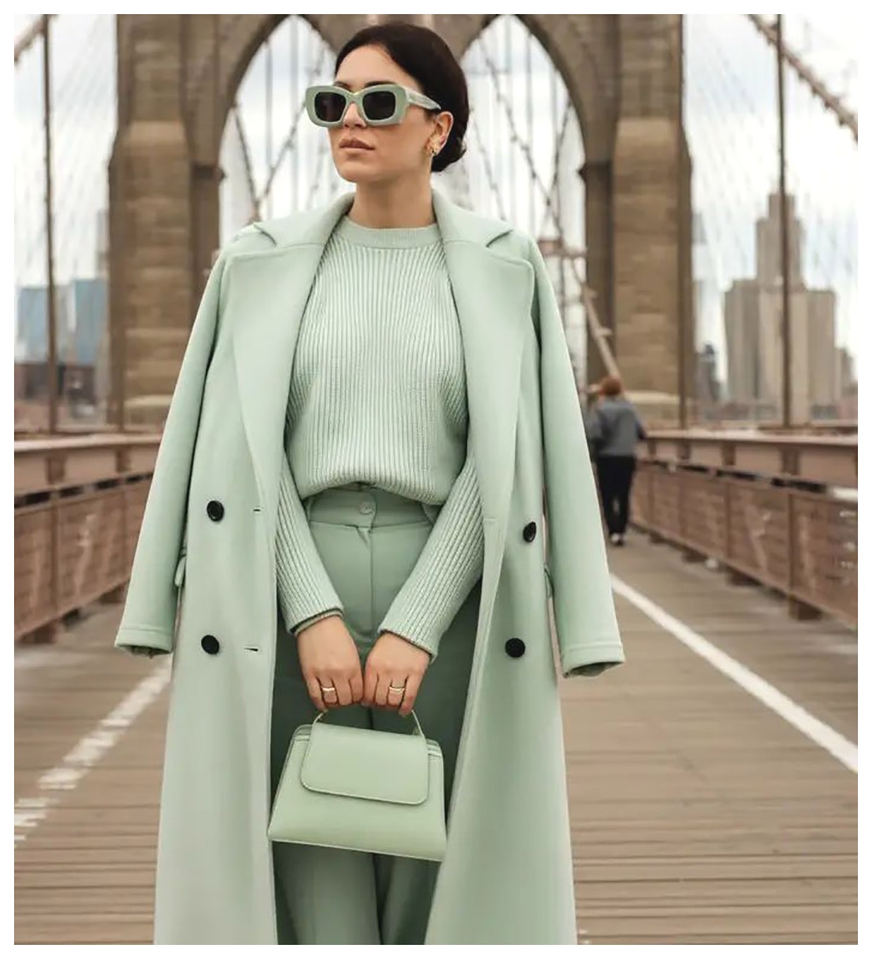 کت و پالتوهای رسمی زنانه: انتخابی شیک و مدرن برای هر موقعیت