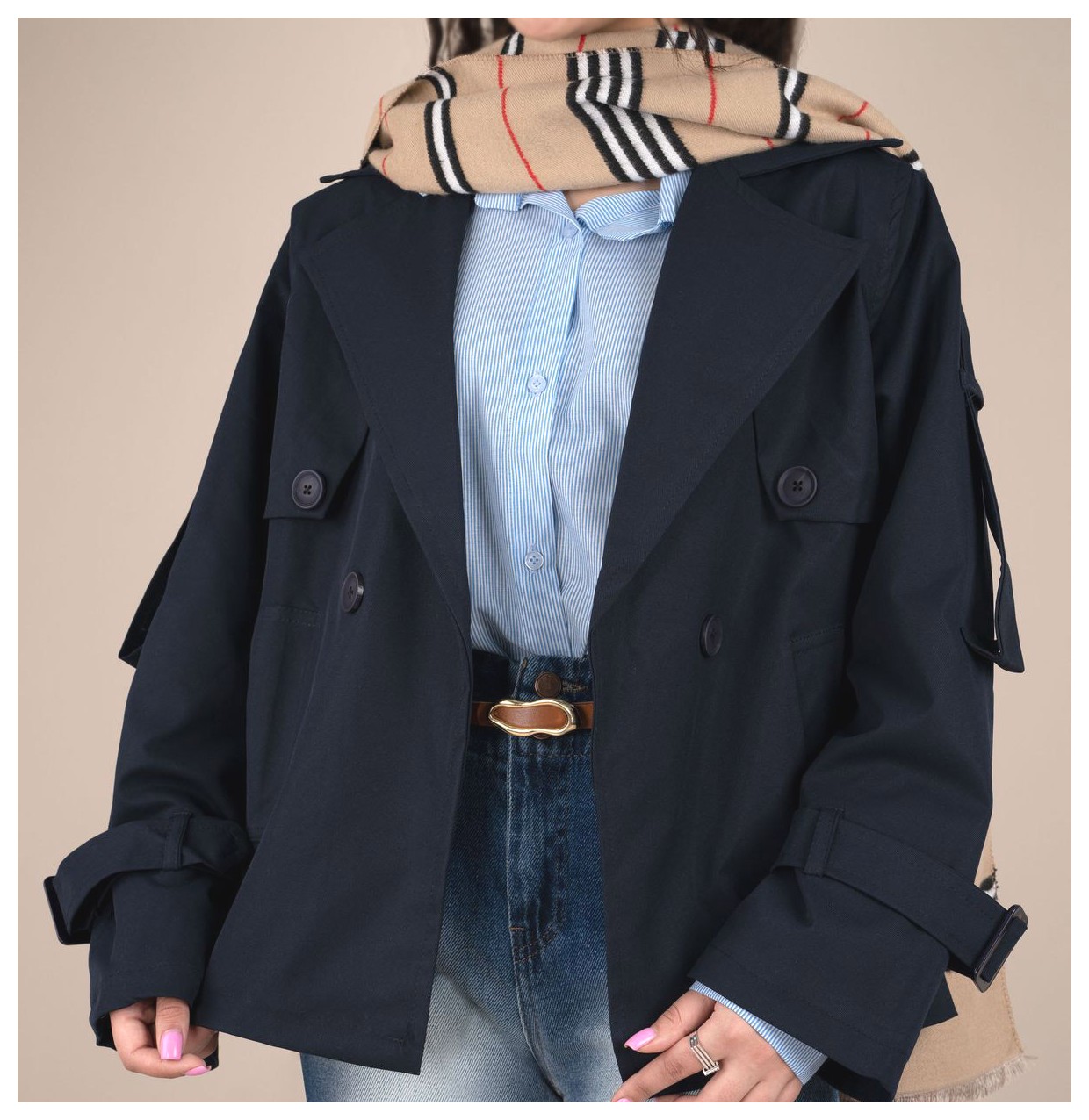 بارانیهای شیک زنانه: دنیای مد و زیبایی در فصل بارانی