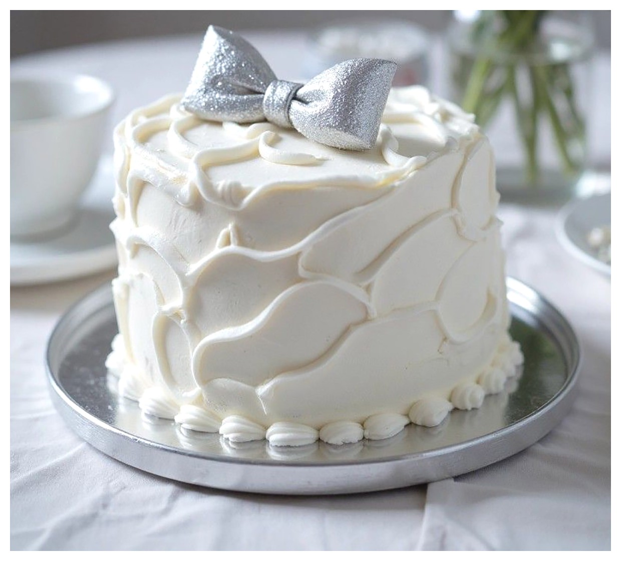 کیک تولد شیک و زیبا: ایده‌هایی برای جشن‌های خاص