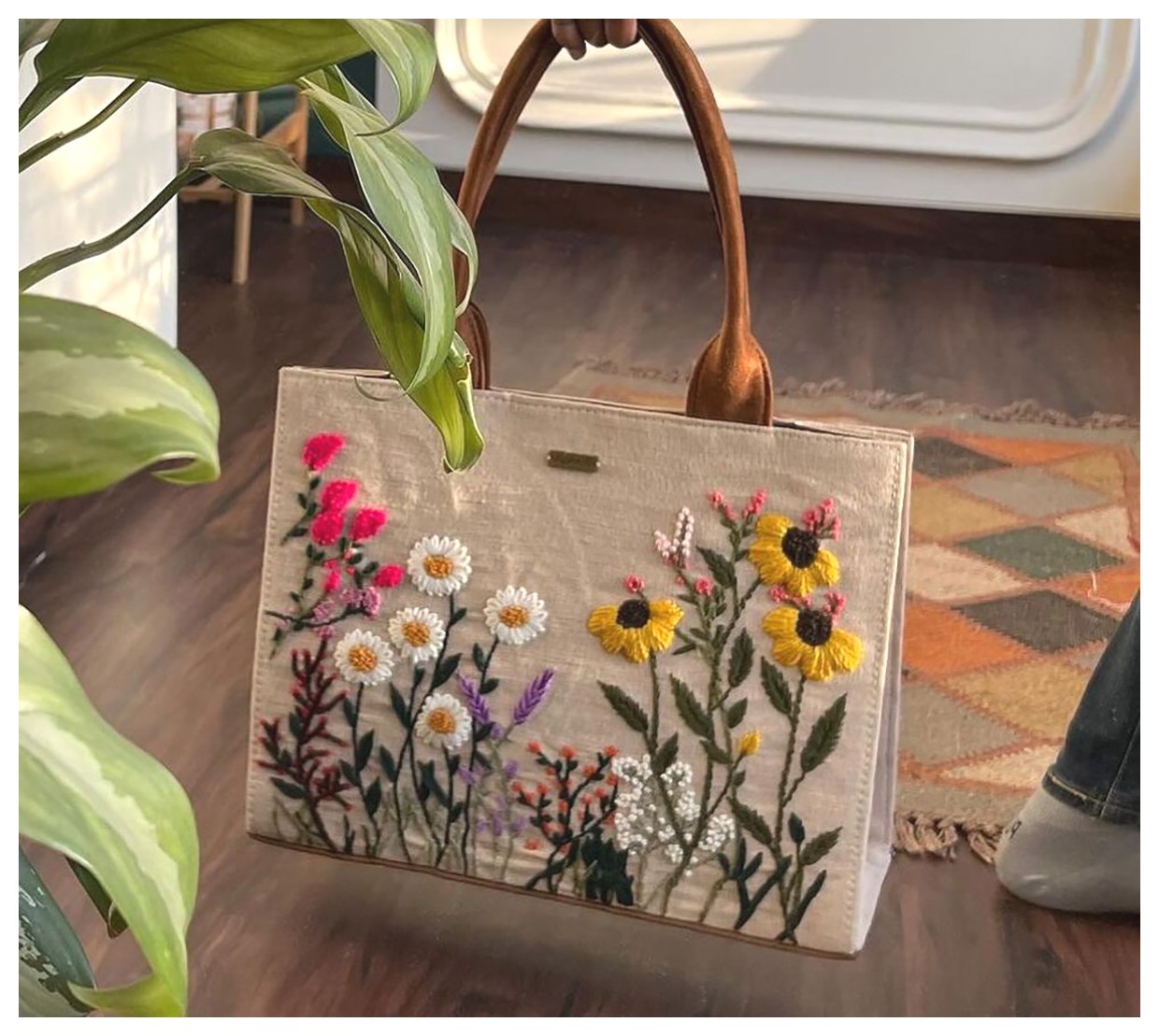 کیف دستی گلدوزی شده: مد 2025 با طراحیهای خیرهکننده!