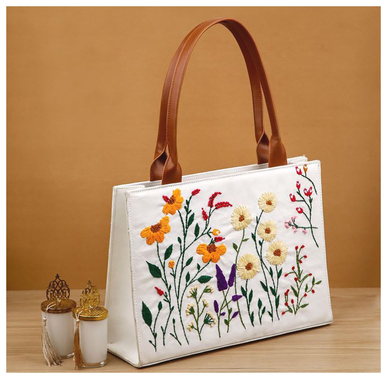 کیف دستی گلدوزی شده: مد 2025 با طراحیهای خیرهکننده!