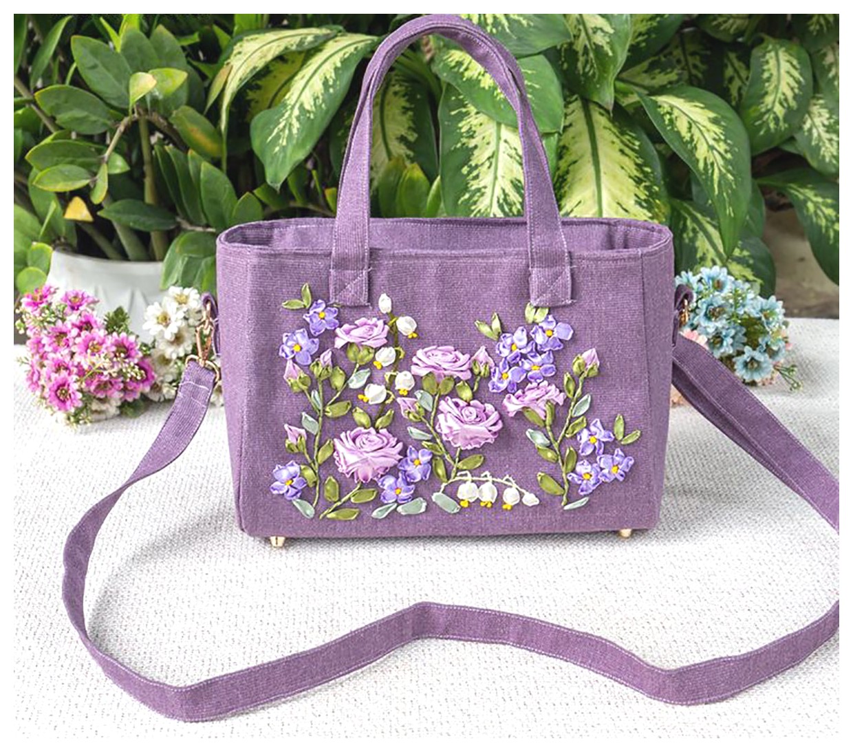 کیف دستی گلدوزی شده: مد 2025 با طراحیهای خیرهکننده!