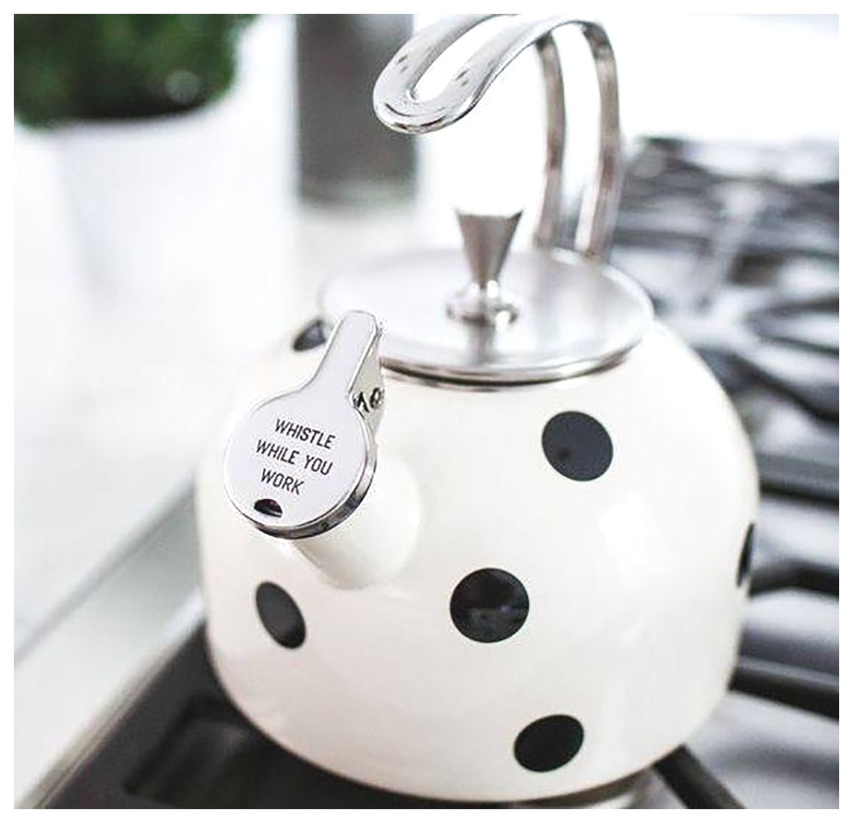 کتری زنگدار فانتزی: انتخابی زیبا برای خانه شما