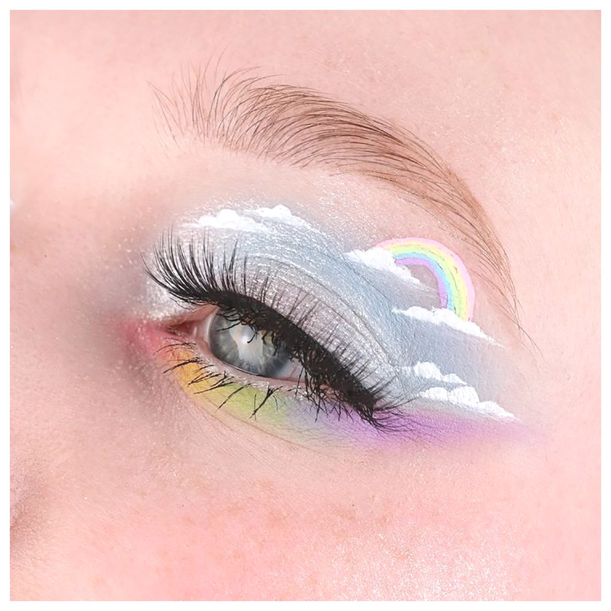 آرایش چشم فانتزی: راهنمایی برای خلق زیبایی‌های جذاب