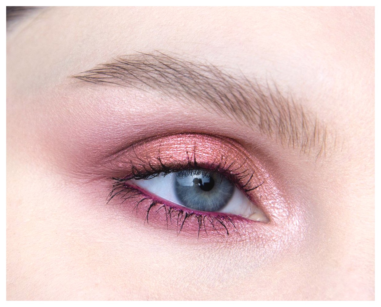 آرایش چشم فانتزی: راهنمایی برای خلق زیبایی‌های جذاب