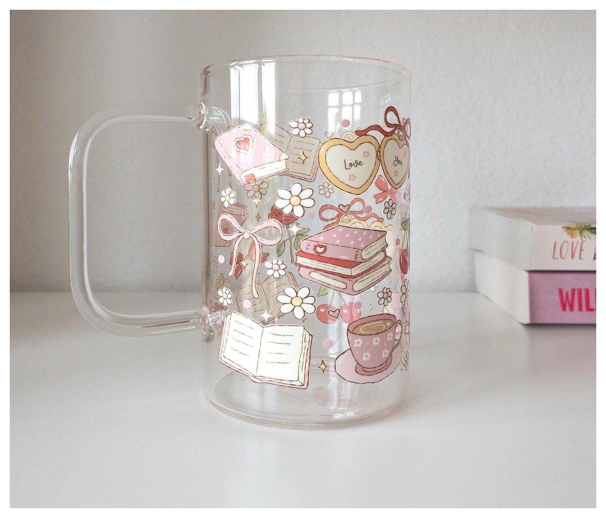 طراحی فنجان شیشه‌ای فانتزی: ایده‌هایی برای دکوراسیون خاص