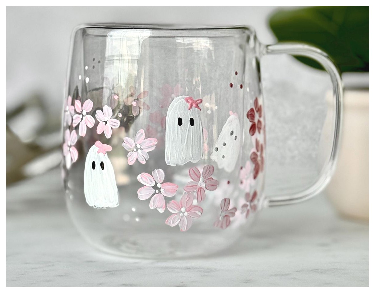 طراحی فنجان شیشه‌ای فانتزی: ایده‌هایی برای دکوراسیون خاص