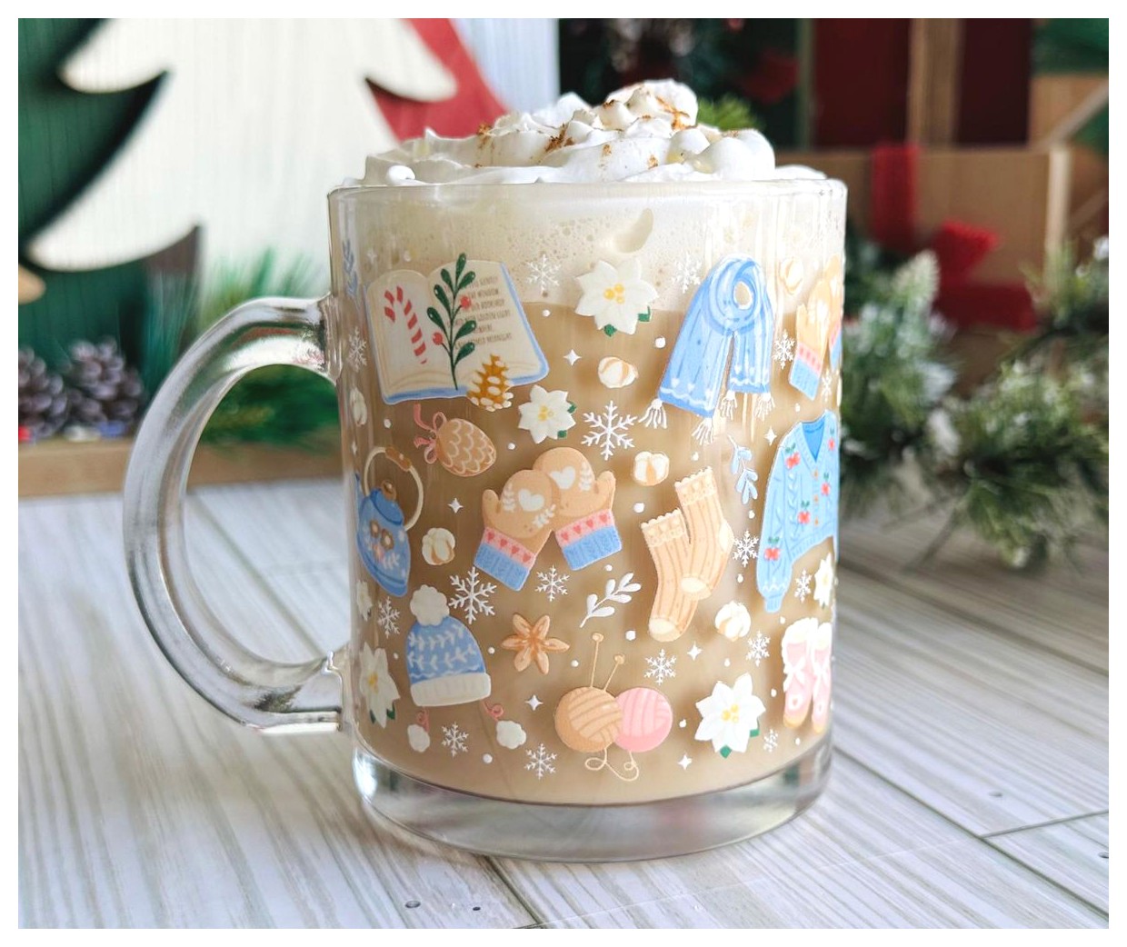 طراحی فنجان شیشه‌ای فانتزی: ایده‌هایی برای دکوراسیون خاص