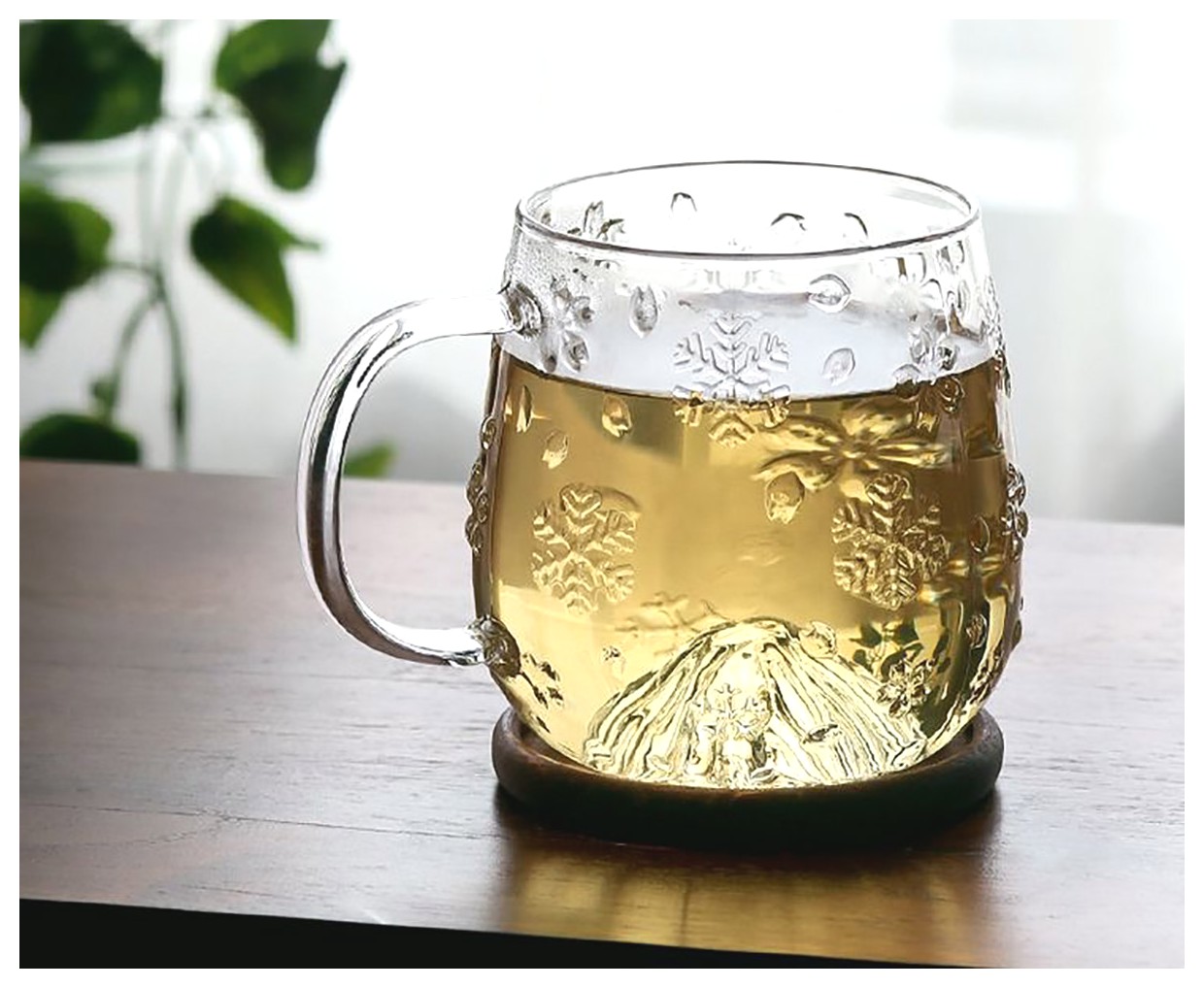 طراحی فنجان شیشه‌ای فانتزی: ایده‌هایی برای دکوراسیون خاص