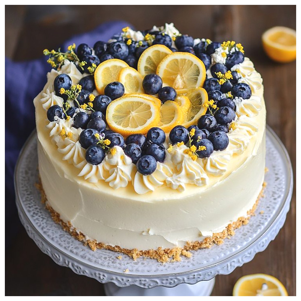 طراحی کیک میوهای: ایدههایی زیبا و جذاب برای جشنها