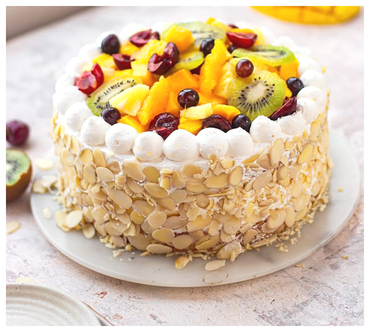 طراحی کیک میوهای: ایدههایی زیبا و جذاب برای جشنها