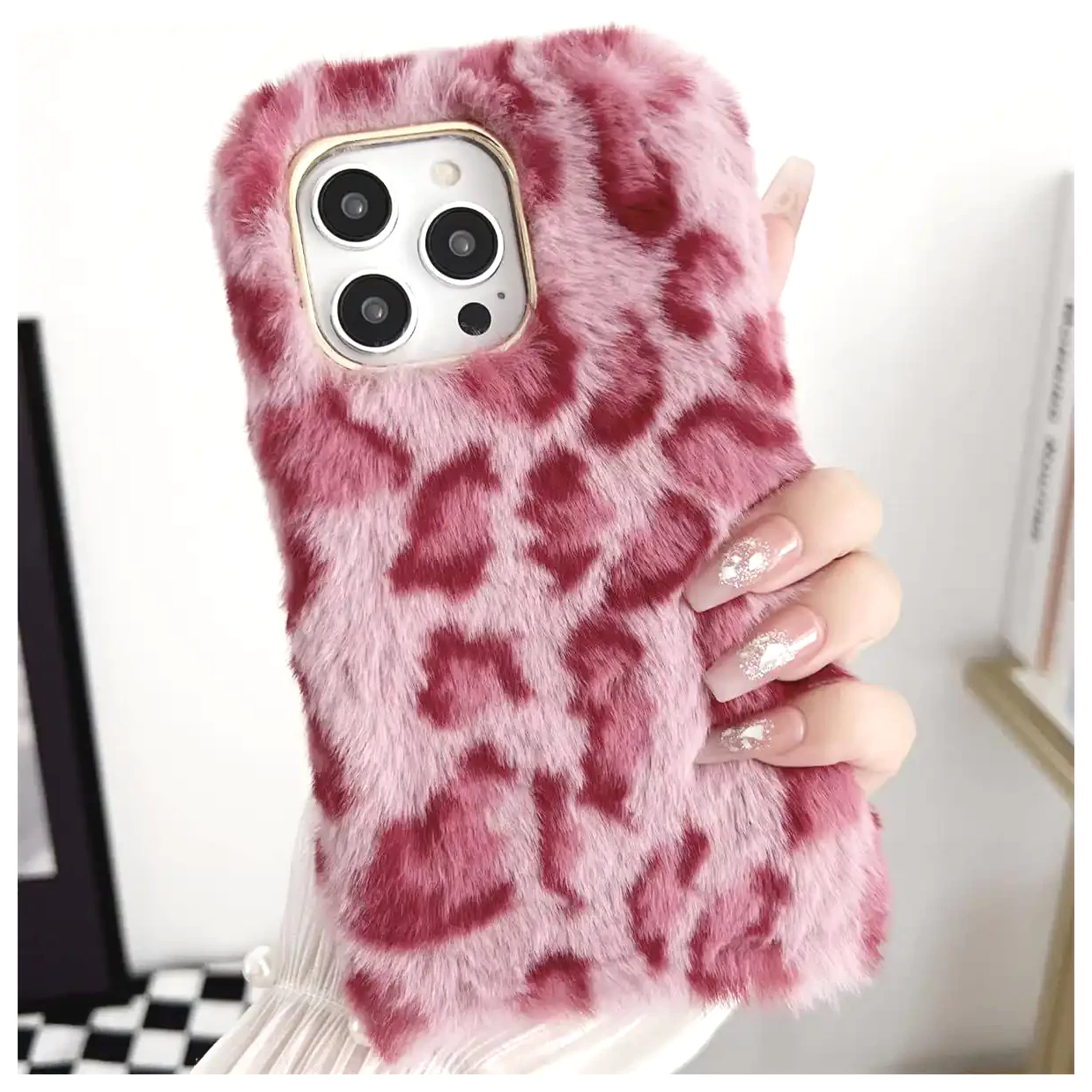 کیف گوشی پشمالو دخترانه: جذابیت و نرمی در دستان شما