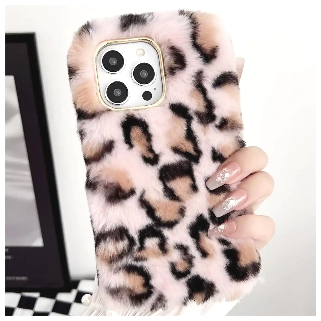 کیف گوشی پشمالو دخترانه: جذابیت و نرمی در دستان شما