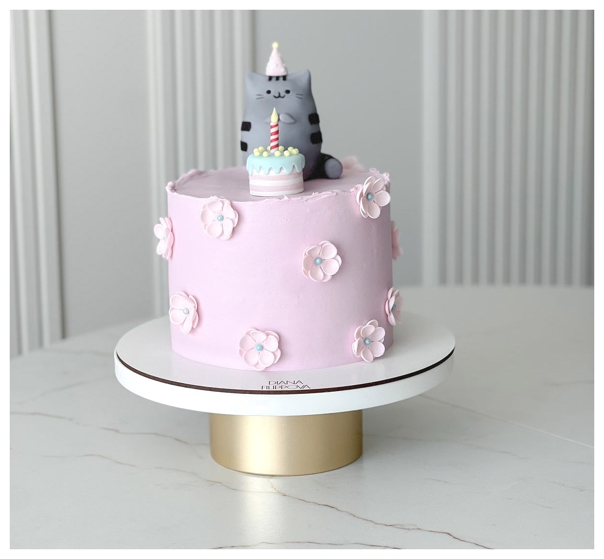 کیک تولد دخترانه: ایدههای زیبا و خلاقانه برای جشن تولد کودکان