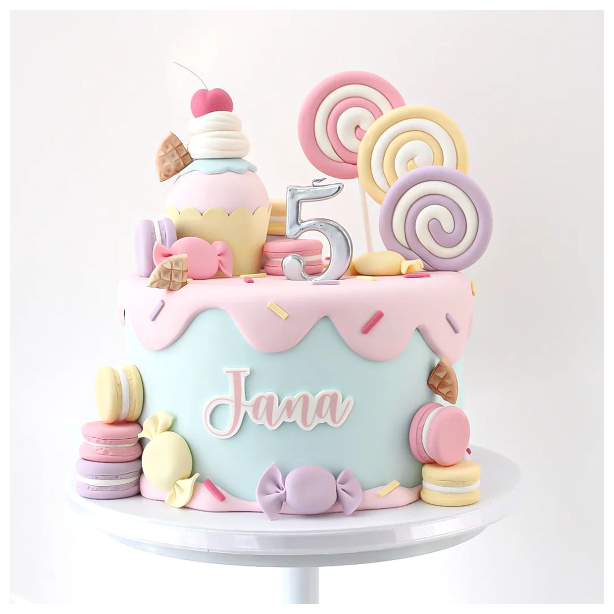 ایدههای خلاقانه برای طراحی کیک تولد کودکان