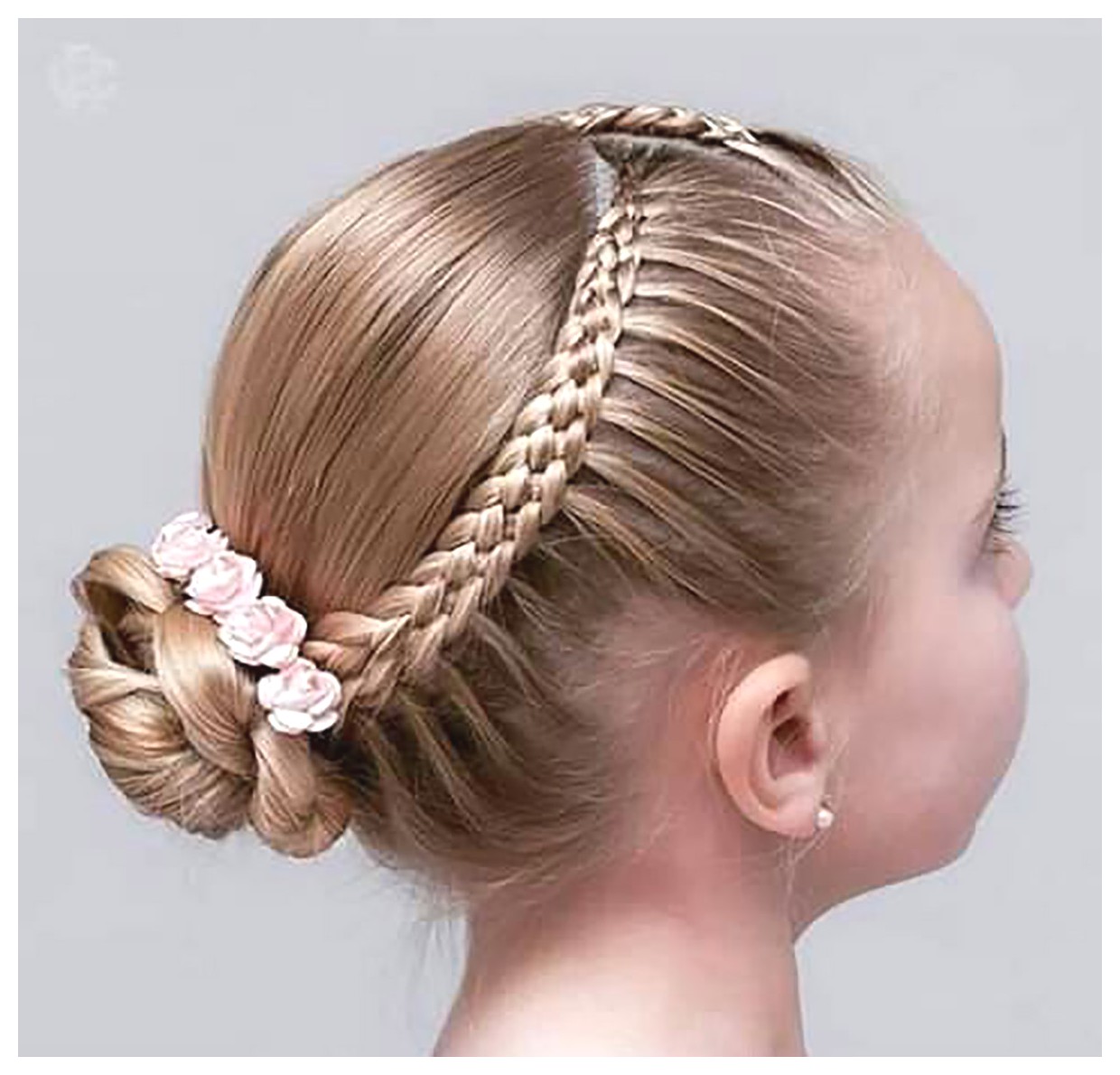 مدلهای زیبا و جذاب مو برای کودکان | ۱۵ ایده خلاقانه برای آرایش موهای بچهها