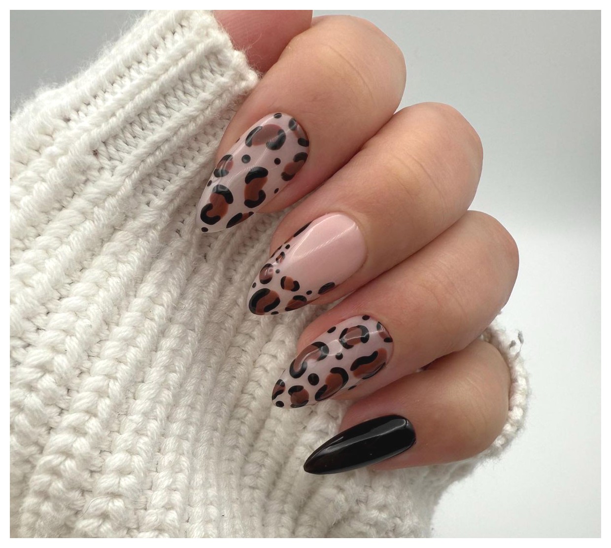 طراحی ناخن پلنگی: جذاب‌ترین ایده‌ها برای زیبایی دستان شما