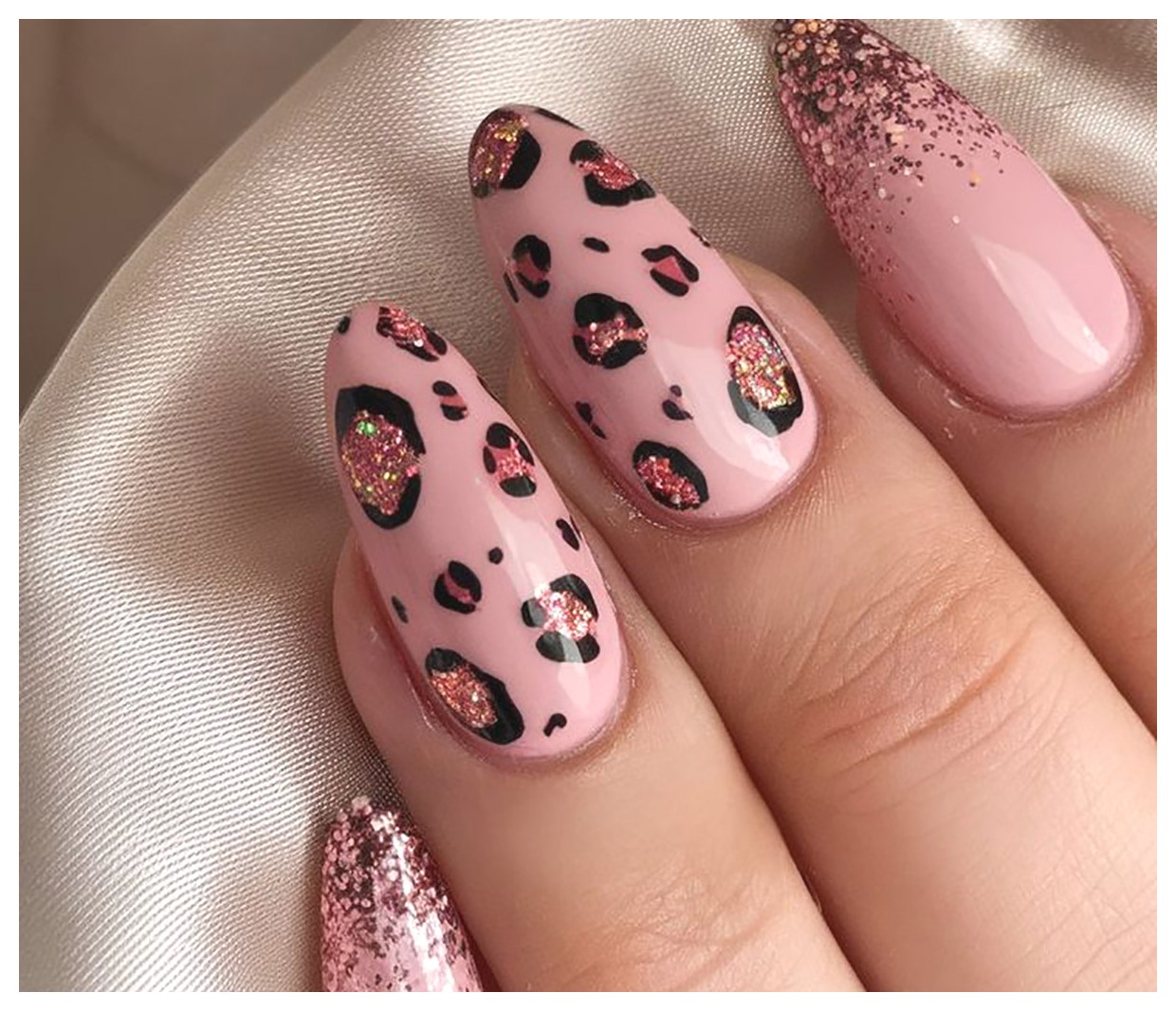 طراحی ناخن پلنگی: جذاب‌ترین ایده‌ها برای زیبایی دستان شما