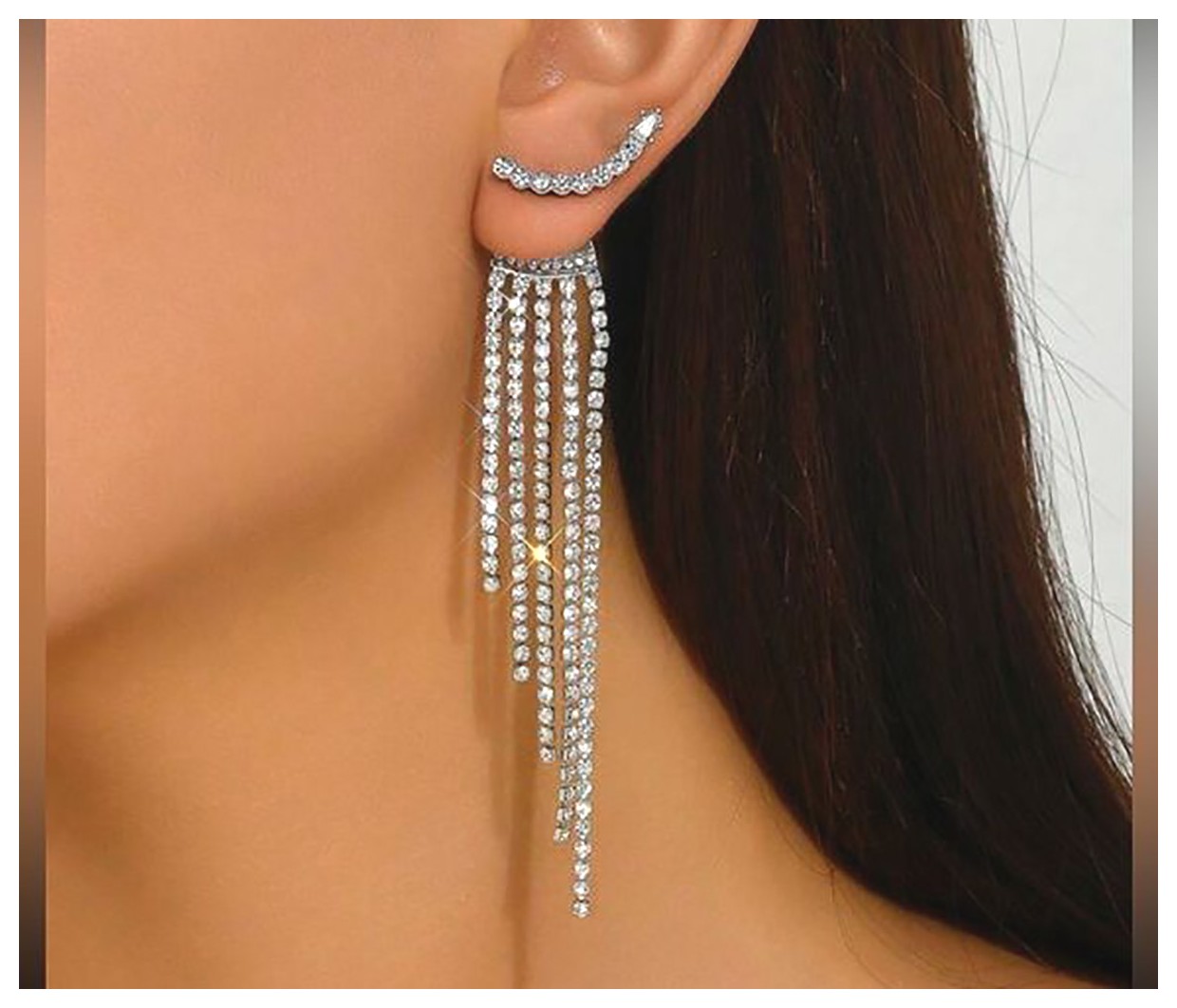 گوشوارههای آویز بلند: جذابیت و زیبایی در هر لحظه