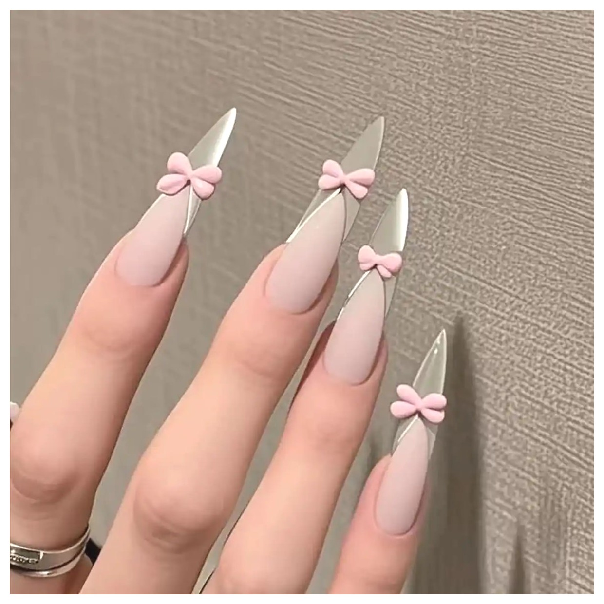 مدل‌های زیبا و جذاب ناخن‌های تیز و بلند