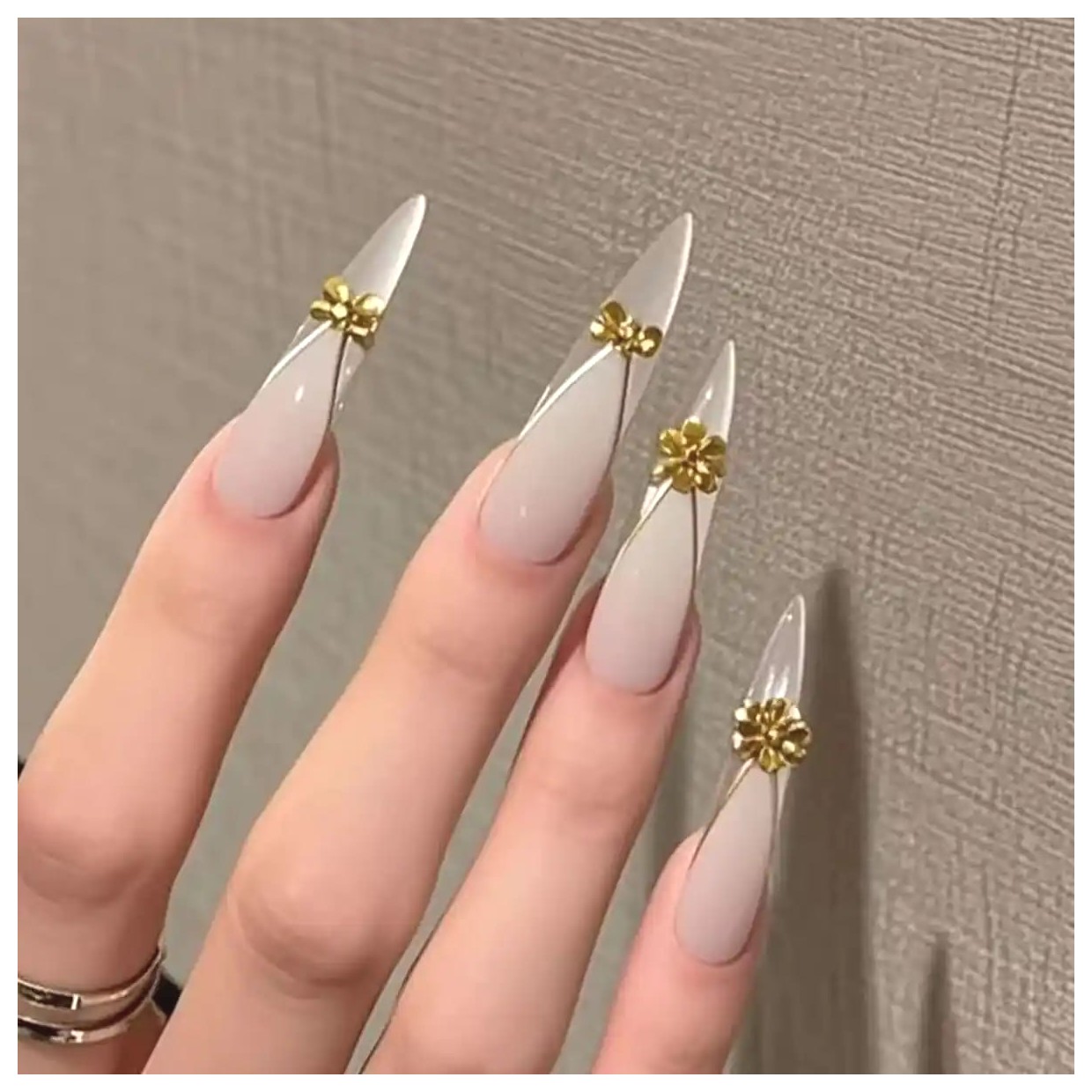 مدل‌های زیبا و جذاب ناخن‌های تیز و بلند