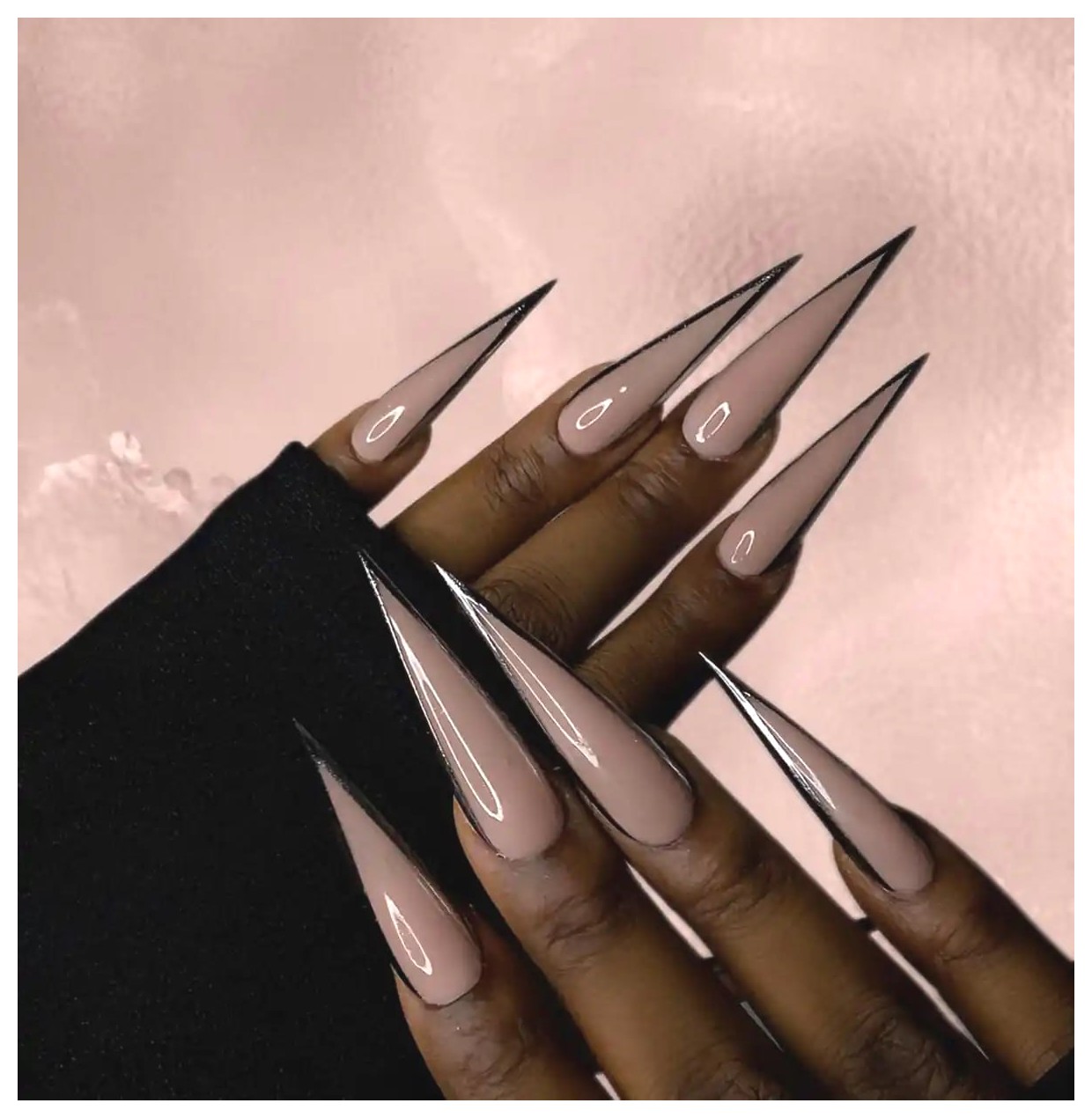 مدل‌های زیبا و جذاب ناخن‌های تیز و بلند