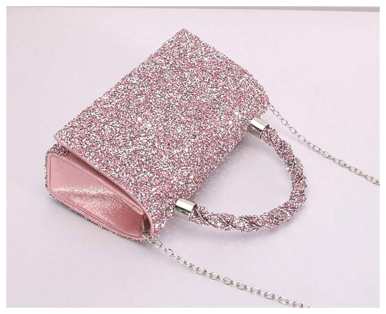کیف شب زنانه لوکس: انتخابی شیک برای هر مهمانی