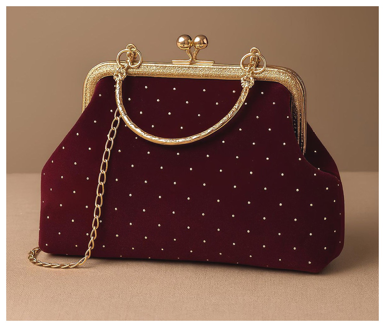 کیف شب زنانه لوکس: انتخابی شیک برای هر مهمانی
