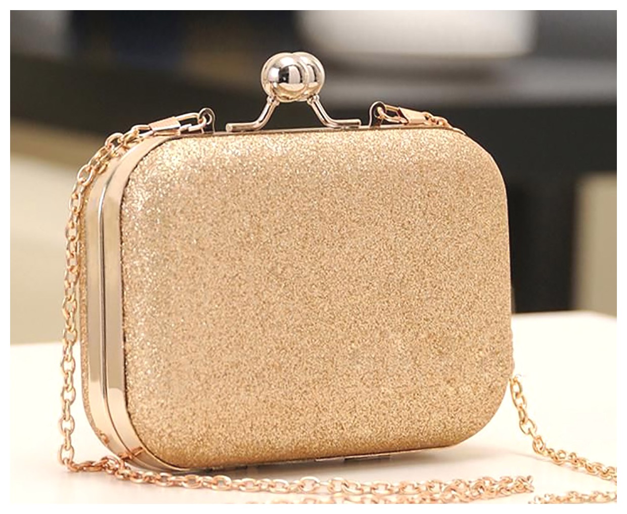 کیف شب زنانه لوکس: انتخابی شیک برای هر مهمانی