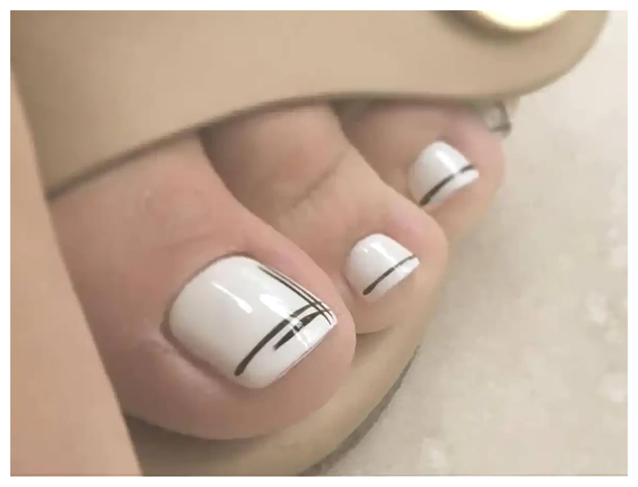 طراحی مینیمالیستی ناخن پا: ایده‌های جذاب و خلاقانه