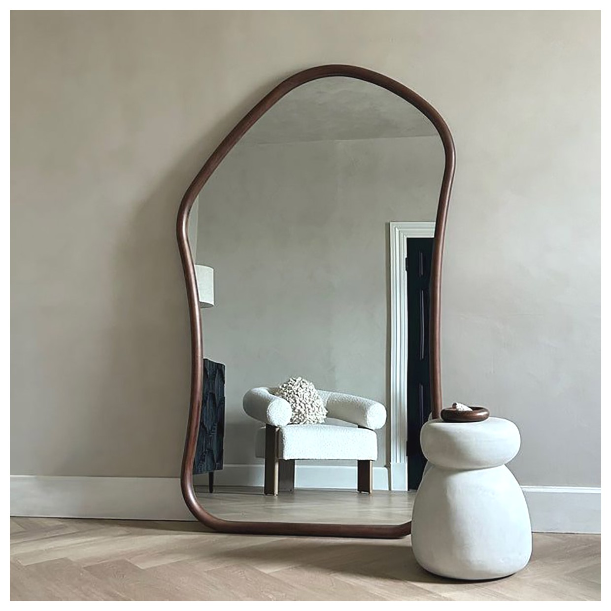 آینه چوبی مدرن: زیبایی و کارایی در دکوراسیون منزل