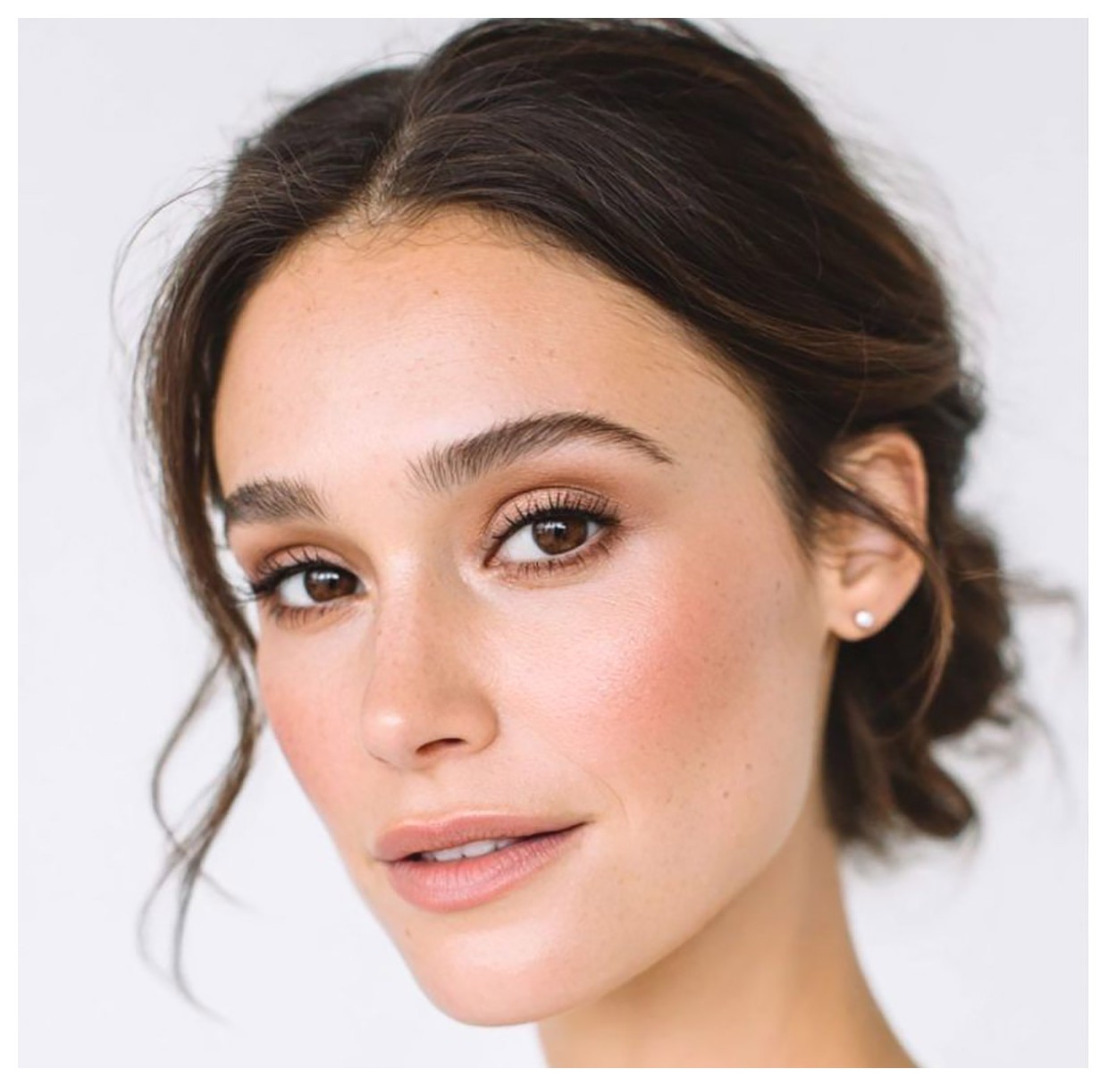 راهنمای کامل آرایش طبیعی: زیبایی ساده و دلنشین