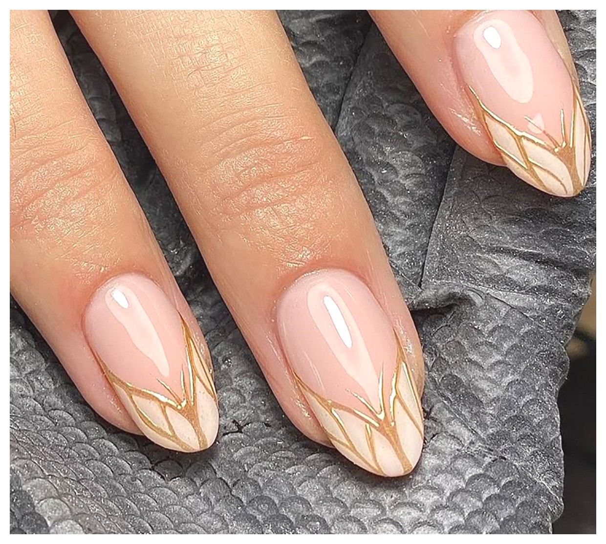 طراحی‌های جدید اکستنشن ناخن: زیبایی و خلاقیت در دستان شما